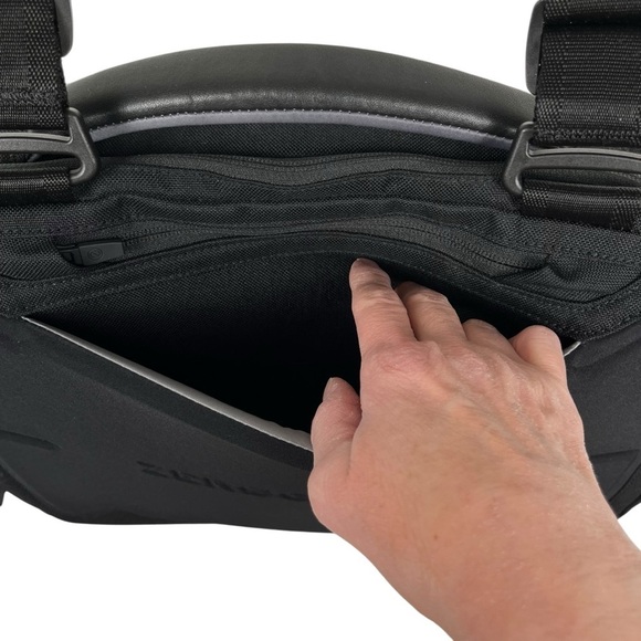 Cole Haan Zerogrand Men’s Black Attaché Laptop Bag Holds a 14” Laptop LIKE NEW!! - Picture 8 of 16